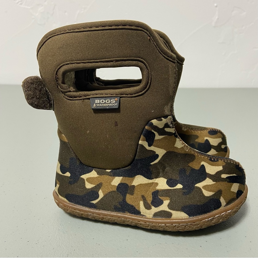 BOGS Army Camo Brown Winter Boots Child Infant Baby Size 6 Slip On